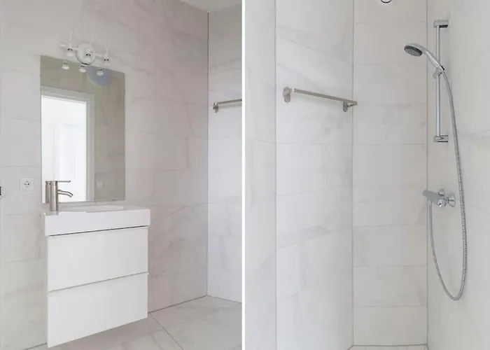 C 4p Free Public Parking